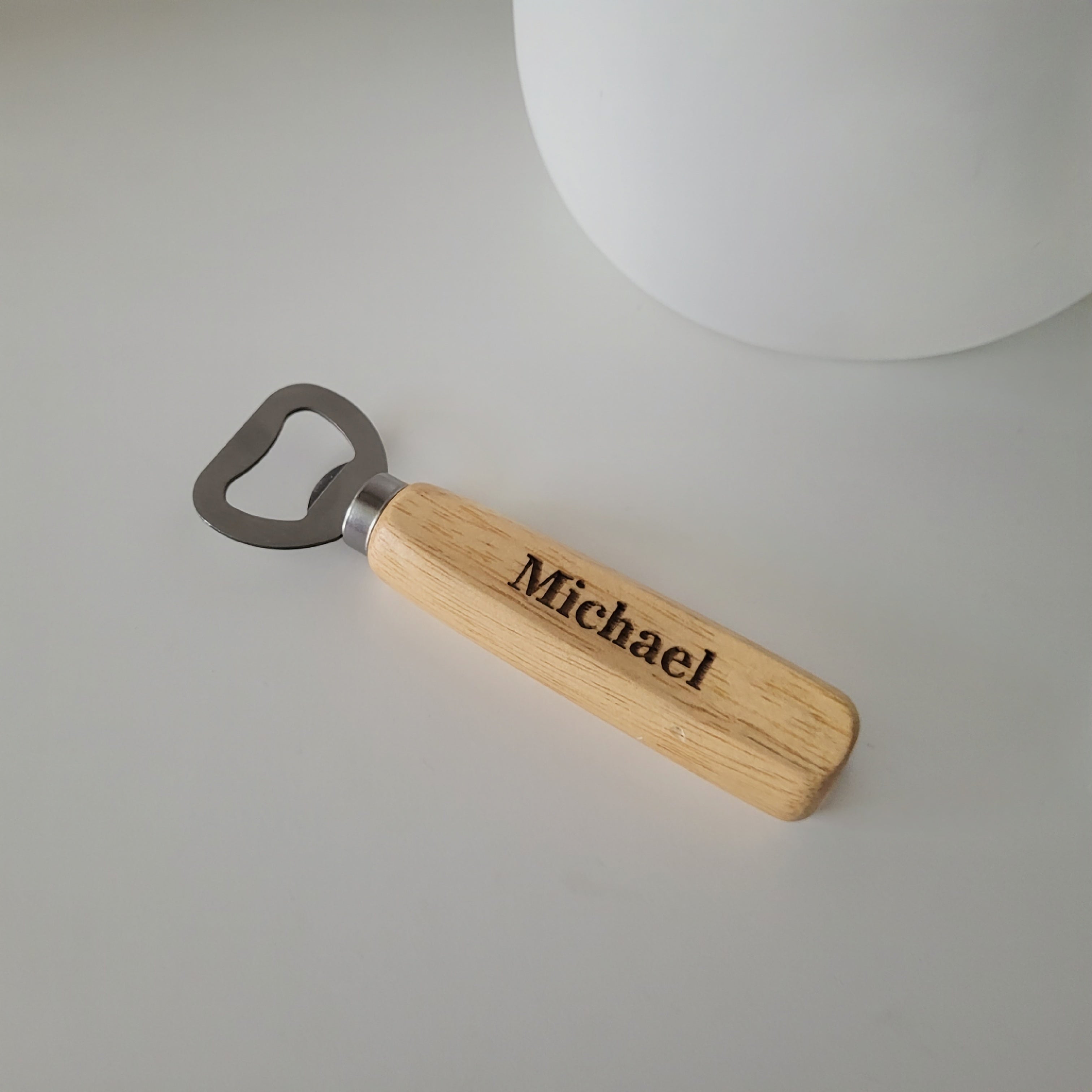 Flaschenöffner mit Namen graviert –
